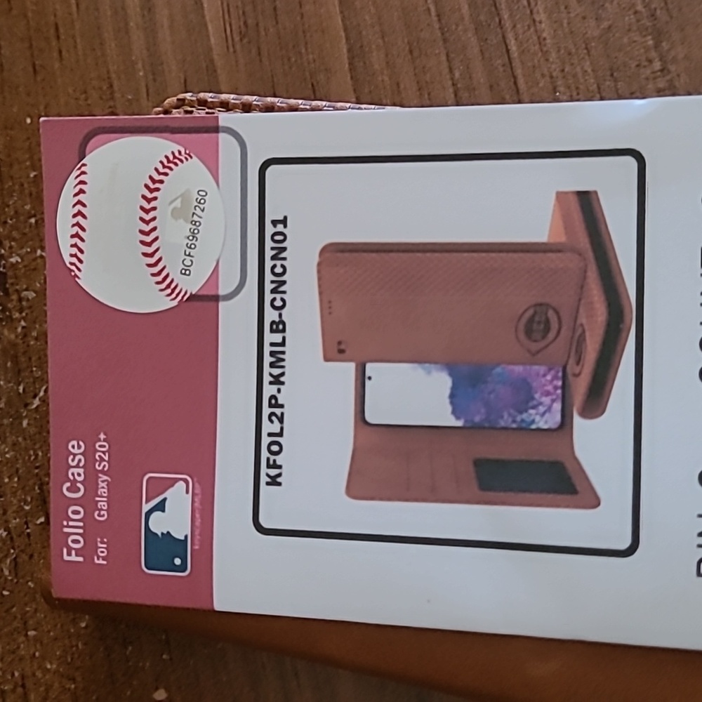 CINCINNATI REDS GALAXY S20+    FOLIO CASE
